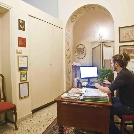 Relais San Lorenzo Historic Centre Rooms & Suites-3